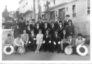 1971
Gruppenfoto des Vorstands vor dem Engelsbrunnen, Hauptmann Peter Pleschka