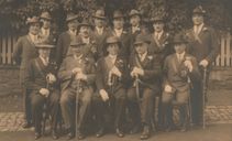 1931
Gruppenfoto des Vorstands, Hauptmann Ferdinand Vetter